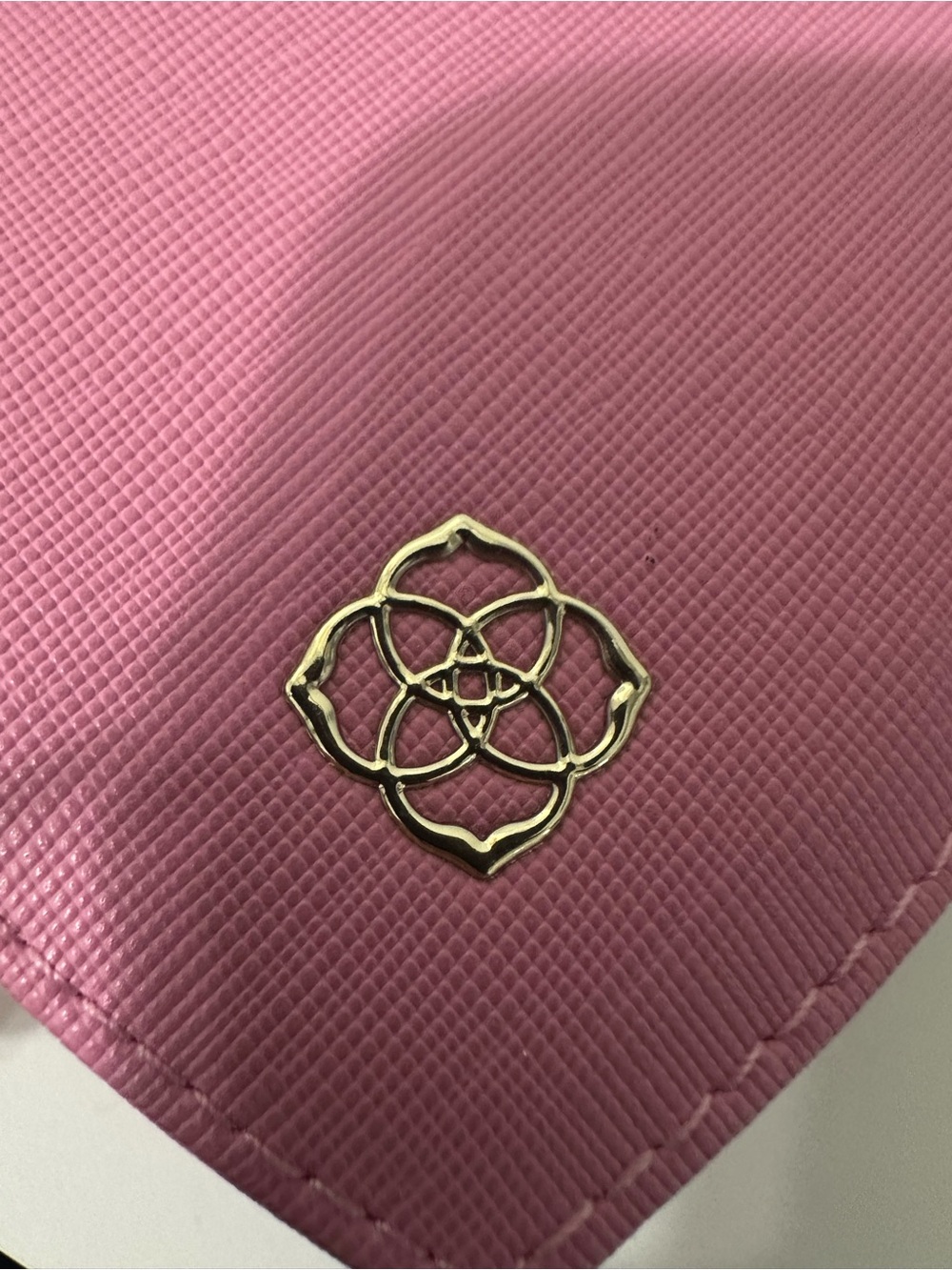 Kendra Scott Pink and Gold Zip Pouch - Picture 4 of 5